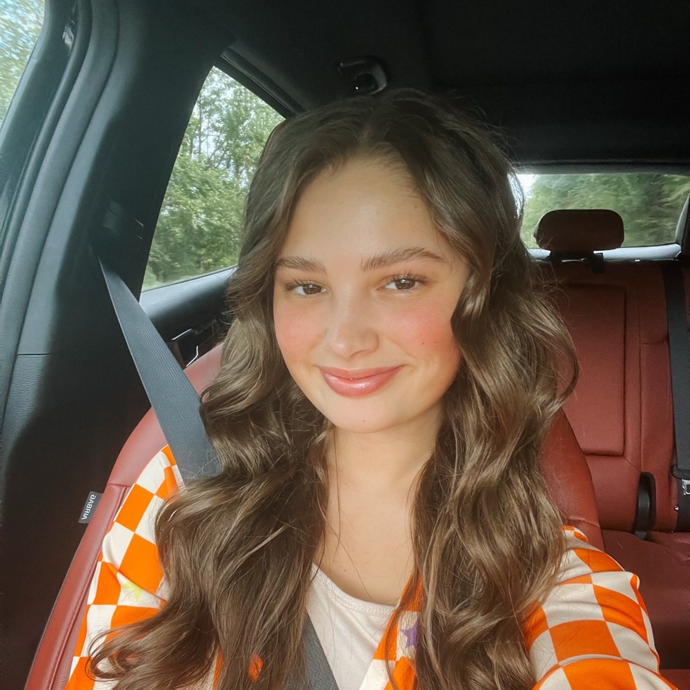 Meet your Posher, Ariana